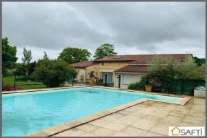 Picture of listing #278641141. House for sale in Saint-Caprais-de-Bordeaux