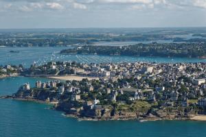 Picture of listing #299629312. Appartment for sale in Dinard