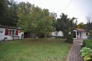 Thumbnail of property #301652002. Click for details