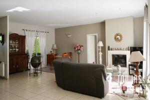 Thumbnail of property #314150400. Click for details