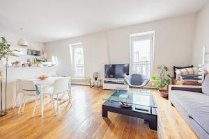 Picture of listing #318606128. Appartment for sale in Paris