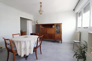 Picture of listing #321048546. Appartment for sale in Paris