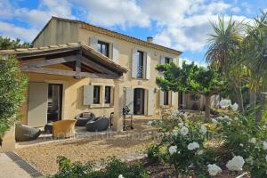 Picture of listing #321523530. House for sale in Eygalières