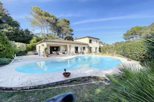 Picture of listing #321880410. House for sale in Mougins