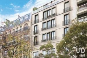 Picture of listing #321885543. Appartment for sale in Paris