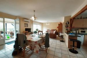 Thumbnail of property #322000691. Click for details