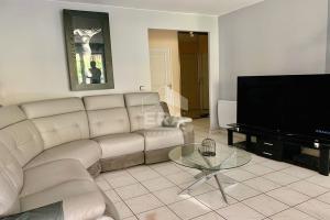 Picture of listing #322103598. Appartment for sale in Marseille