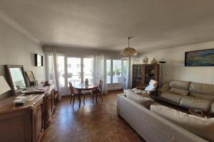 Picture of listing #322869382. Appartment for sale in Paris