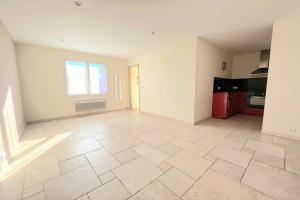 Thumbnail of property #323035760. Click for details