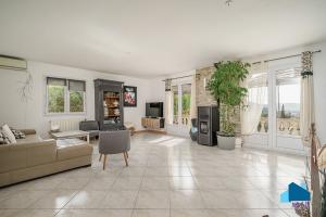 Picture of listing #323071776. Appartment for sale in Marseille