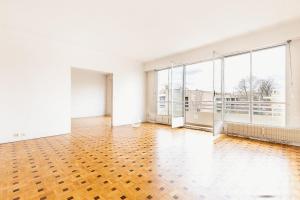 Picture of listing #323187880. Appartment for sale in Paris