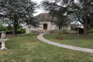 Picture of listing #323208120. House for sale in Issoudun