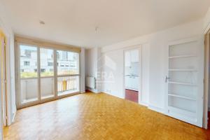 Picture of listing #323259839. Appartment for sale in Paris