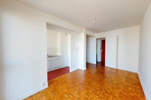 Picture of listing #323259843. Appartment for sale in Paris