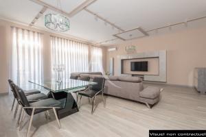 Picture of listing #323267499. Appartment for sale in Versailles
