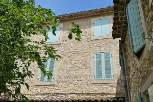 Picture of listing #323279360. House for sale in Eygalières