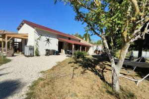 Picture of listing #323294838. House for sale in Jau-Dignac-et-Loirac
