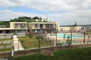 Picture of listing #323588479. Appartment for sale in Chinon