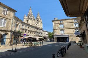 Picture of listing #323709488. Building for sale in Bordeaux