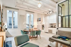 Picture of listing #323785884. Appartment for sale in Paris