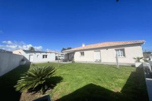 Thumbnail of property #323853091. Click for details