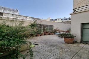 Picture of listing #323999393. Appartment for sale in Paris