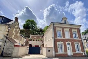 Picture of listing #324056073. House for sale in La Chartre-sur-le-Loir