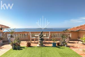 Picture of listing #324270015. Appartment for sale in Hyères