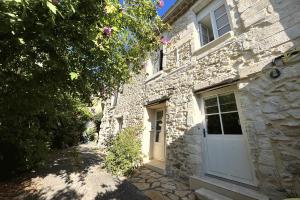 Picture of listing #324348217. Appartment for sale in Villeneuve-lès-Avignon