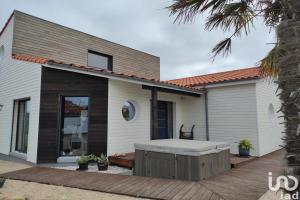Picture of listing #324453075. House for sale in Tharon Plage