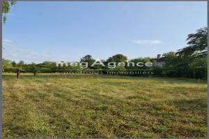 Picture of listing #324669270. Land for sale in Montmorillon