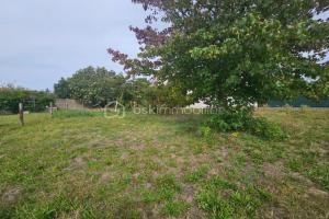 Picture of listing #324732245. Land for sale in Bouguenais