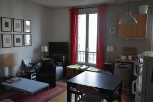 Picture of listing #324823312. Appartment for sale in Paris