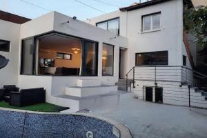 Picture of listing #324835872. House for sale in Marseille