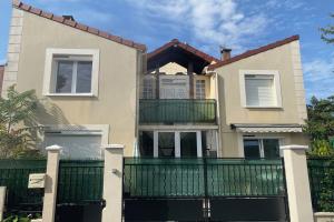 Picture of listing #324903456. House for sale in Arcueil