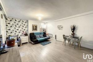 Picture of listing #324930901. Appartment for sale in Paris