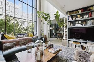 Picture of listing #324953499. Appartment for sale in Paris