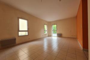 Thumbnail of property #325003805. Click for details