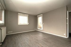 Thumbnail of property #325092242. Click for details