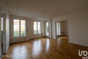Picture of listing #325183392. Appartment for sale in Rueil-Malmaison