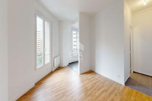 Picture of listing #325220410. Appartment for sale in Paris