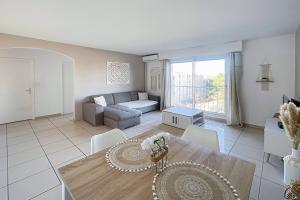 Picture of listing #325243618. Appartment for sale in Marseille