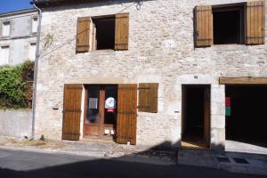 Picture of listing #325304446. Building for sale in Duras