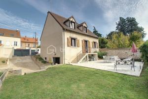 Picture of listing #325342277. House for sale in La Ville-du-Bois
