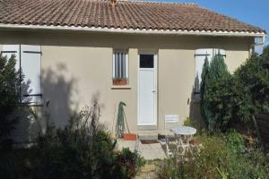 Picture of listing #325422263. House for sale in Saint-Vivien-de-Médoc