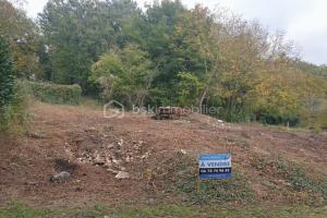 Picture of listing #325440529. Land for sale in Luzillé
