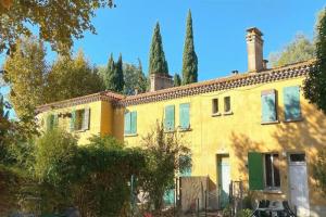 Picture of listing #325444835. House for sale in Arles