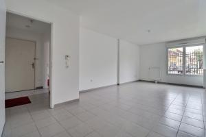 Picture of listing #325464965. Appartment for sale in Aubervilliers