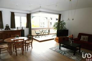 Picture of listing #325692627. Appartment for sale in Saint-Denis