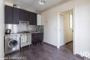 Picture of listing #325739286. Appartment for sale in Paris